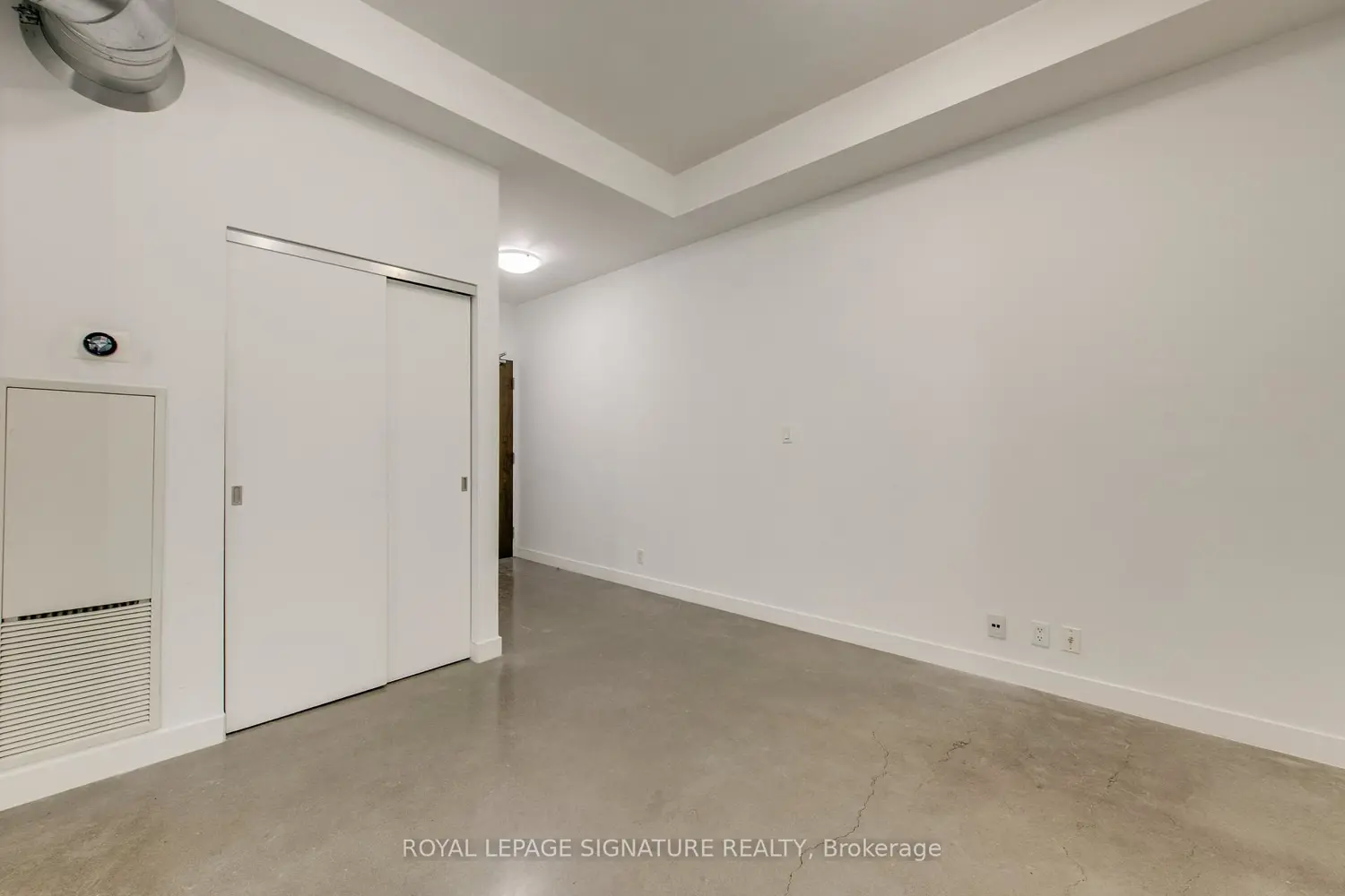 625 Queen Street 211 photo 3