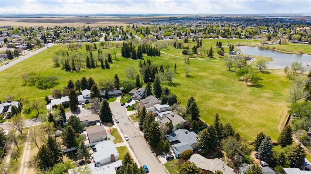 9 Queens Road W, Lethbridge, AB, T1K3W1 photo 4