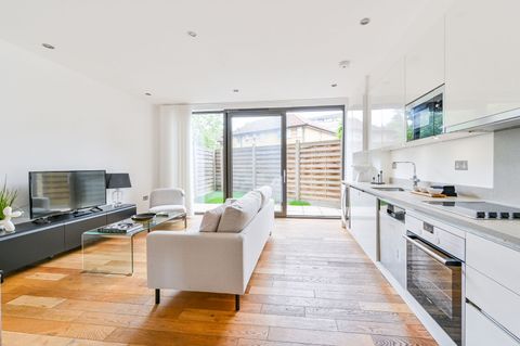 Elgin Avenue, Maida Vale, London W9