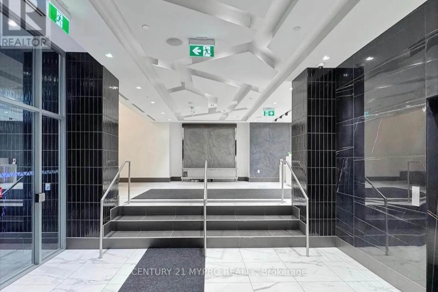 25 Holly Street 703 photo 2