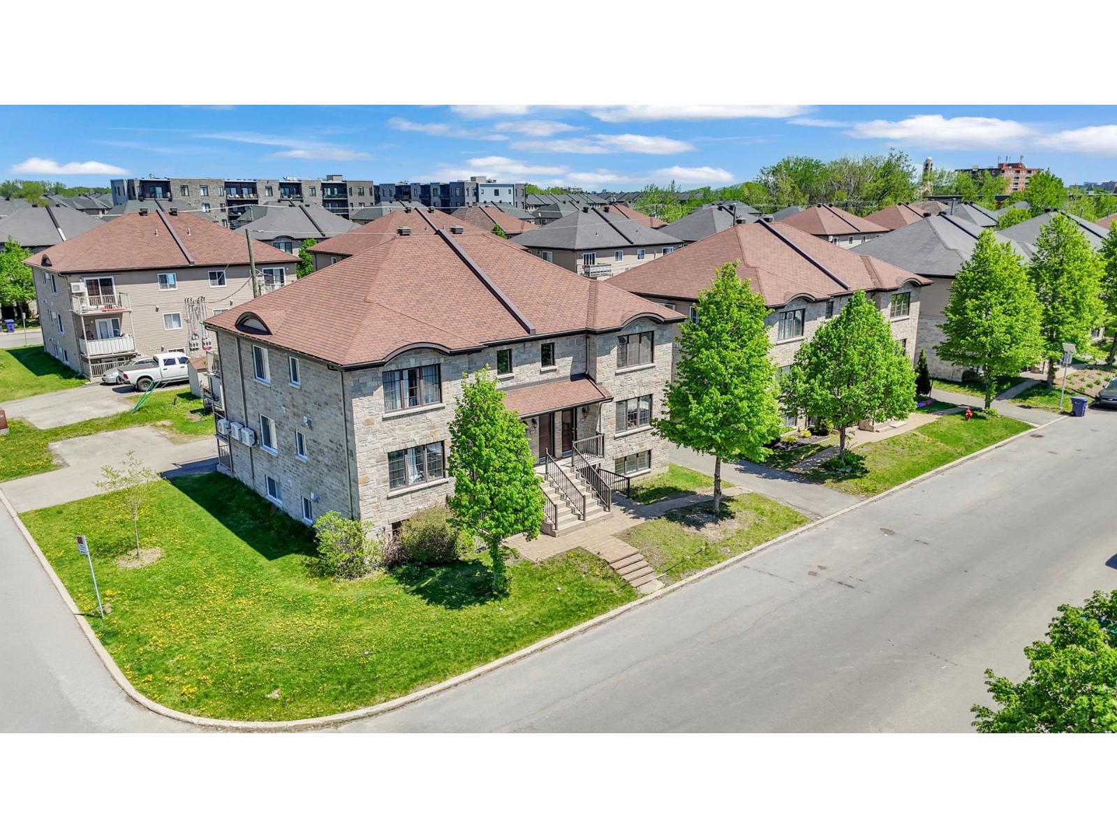 5367 Rue Jacques-Plante