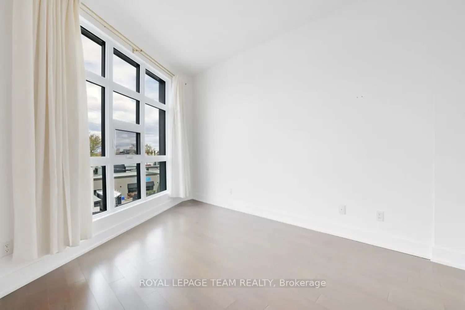 Additional image 15 of 101 Pinhey Street 303