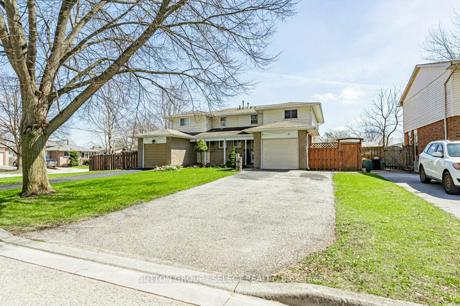 17 Acton Crescent