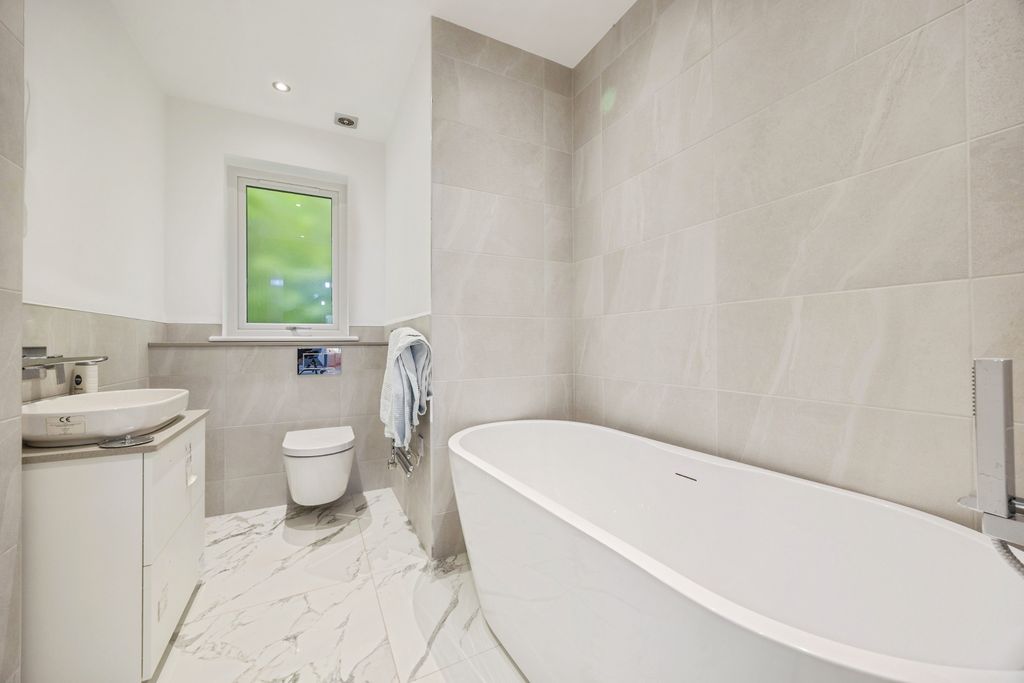 Additional image 18 of 5 bed detached house for saleRoanshead Crescent, Dalkeith EH22