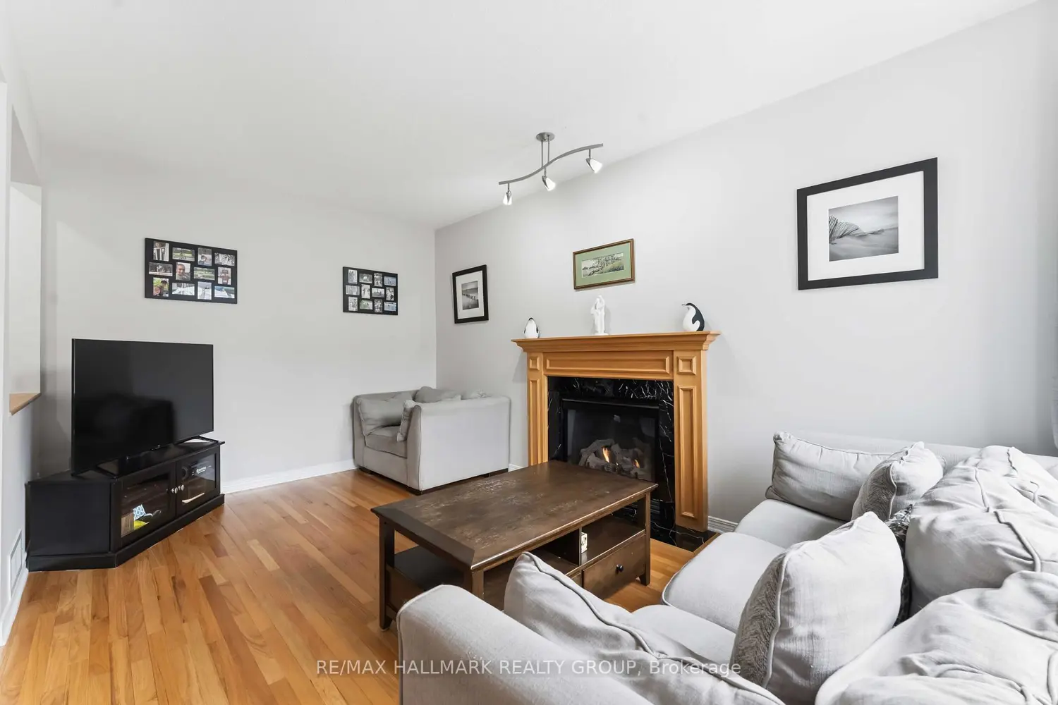 22 Oak Grove Street photo 5