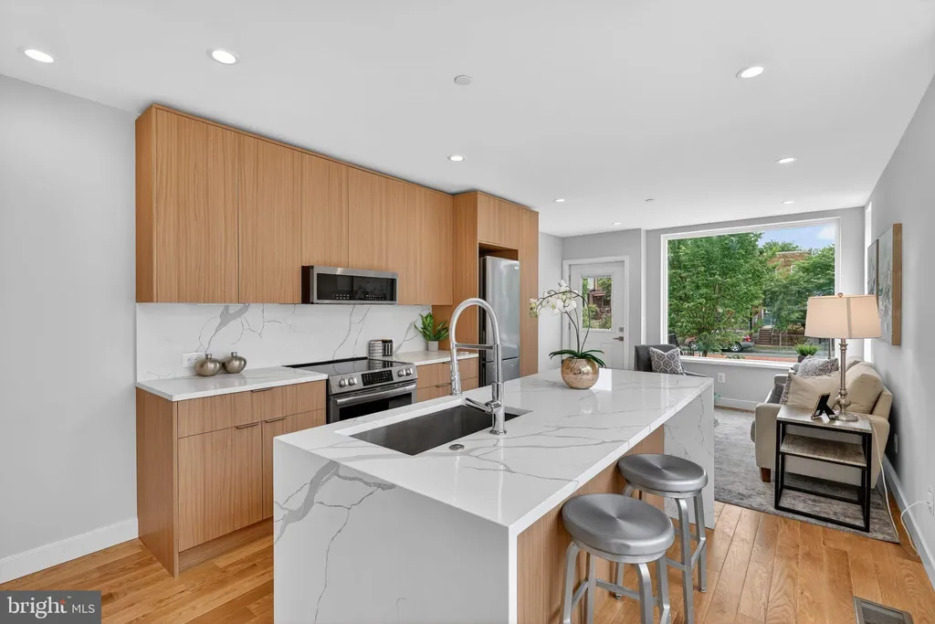 Additional image 6 of 1516 North Carolina Avenue NE, Washington, DC 20002