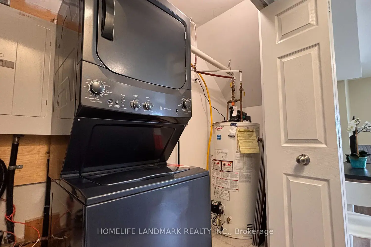 Additional image 11 of 122 Courtland Avenue 1