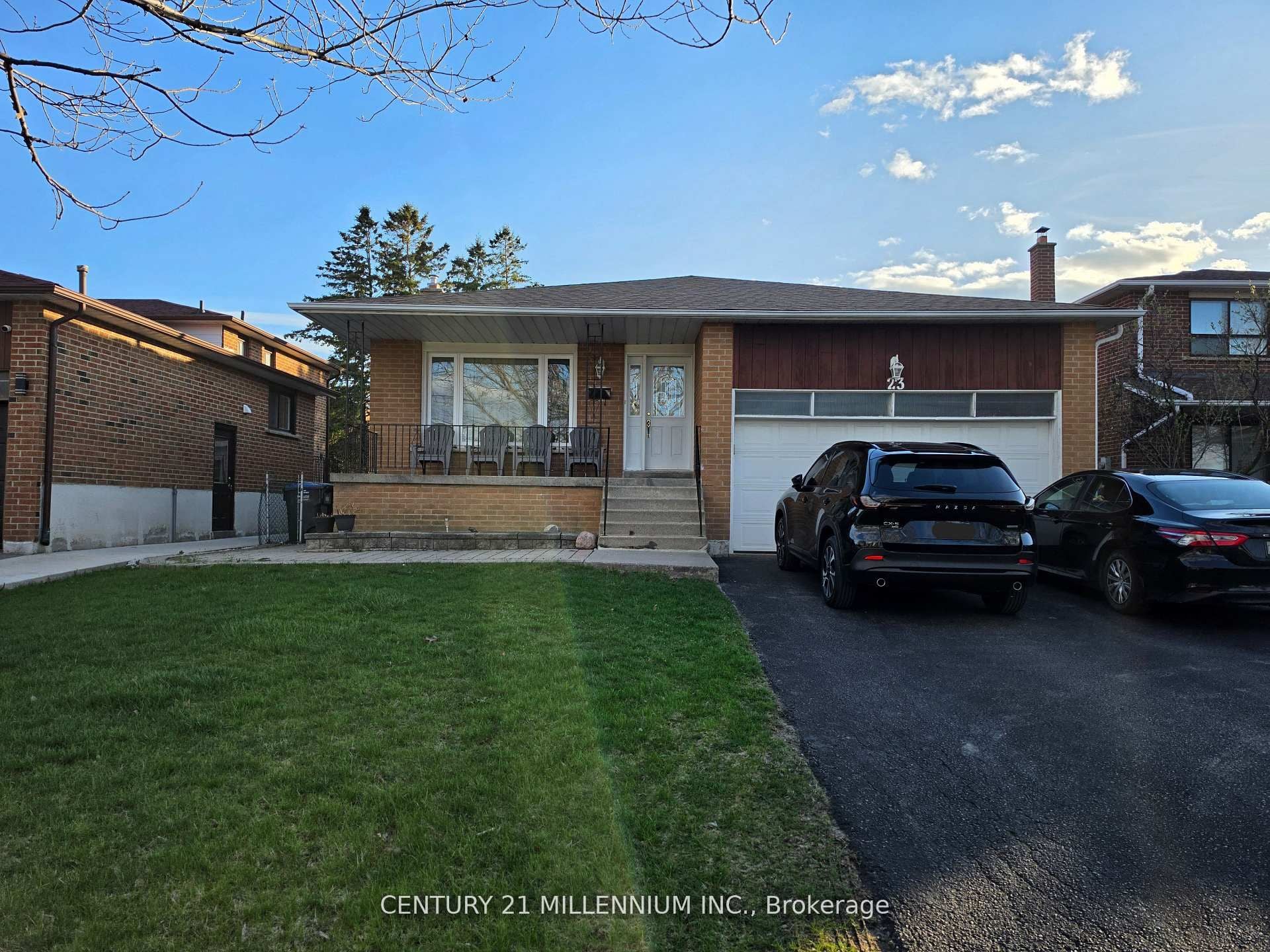 23 Malcolm Crescent, Brampton, ON, L6S 3C7