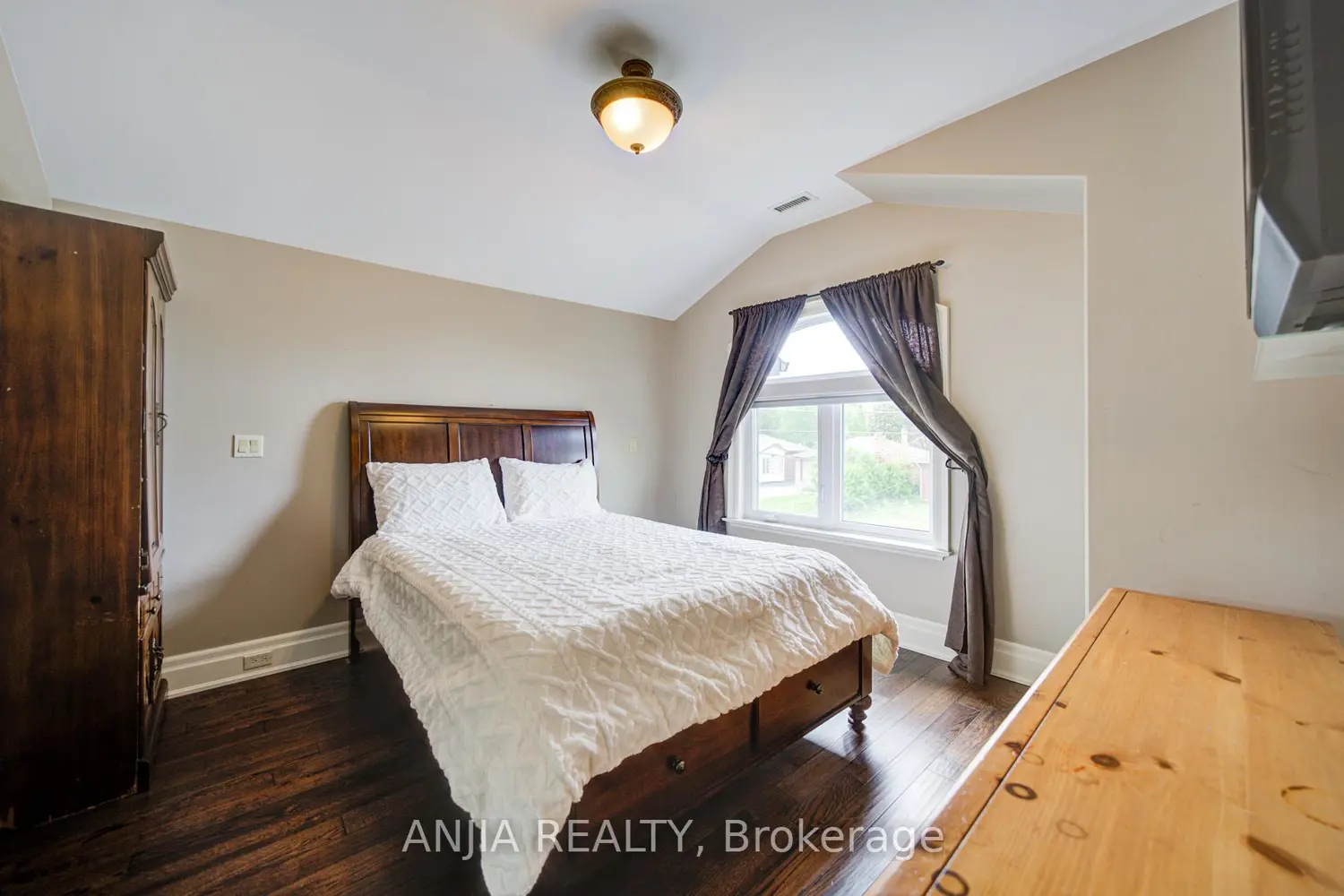 Additional image 11 of 452 Fernleigh Circle