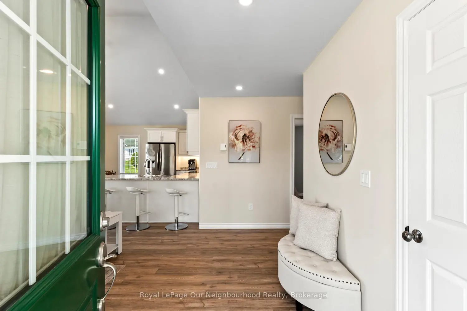 300 Croft Street 1602 photo 2