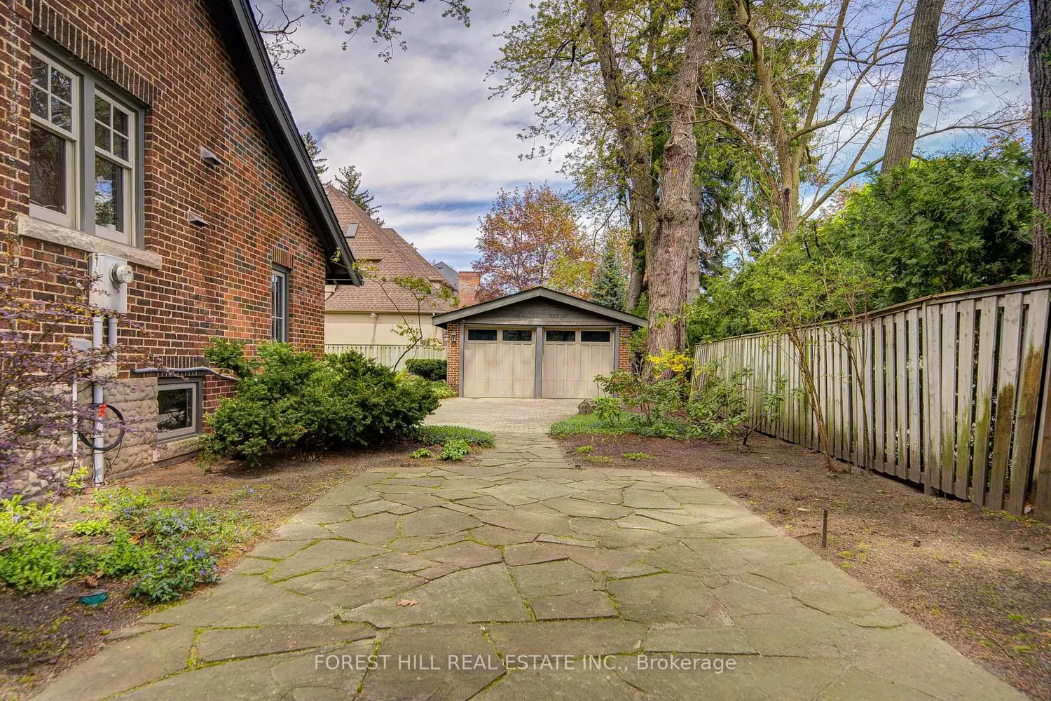Additional image 16 of 1381 Lorne Park Road