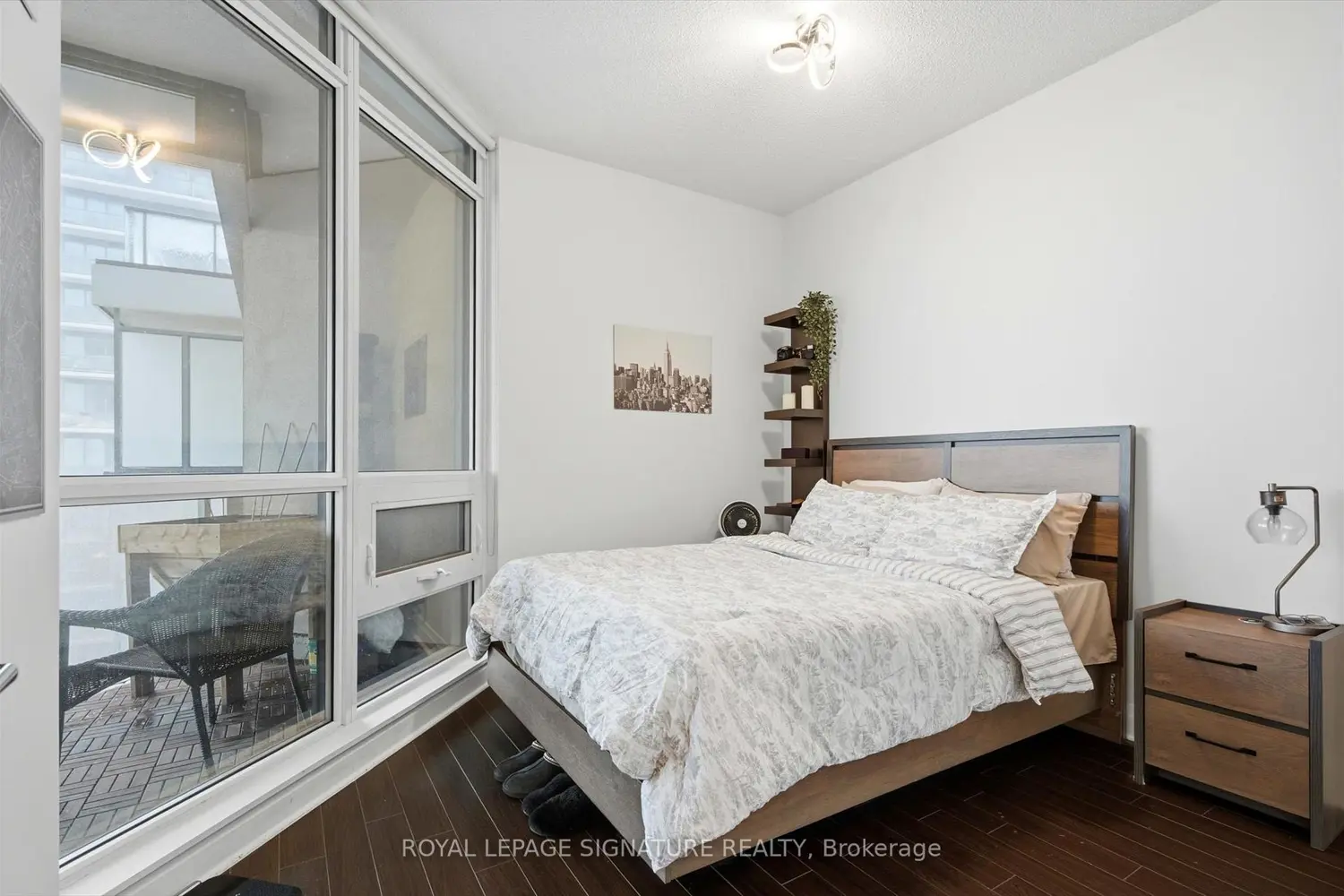 1185 The Queensway 527 photo 5
