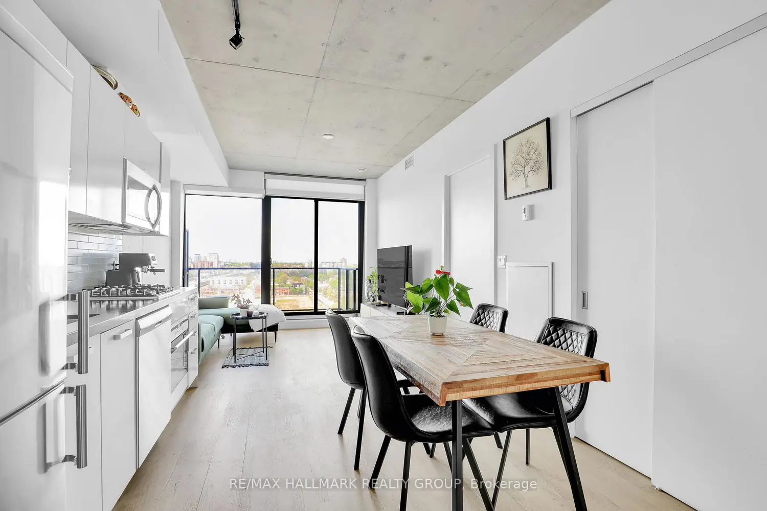 Additional image 5 of 203 Catherine Street 1204