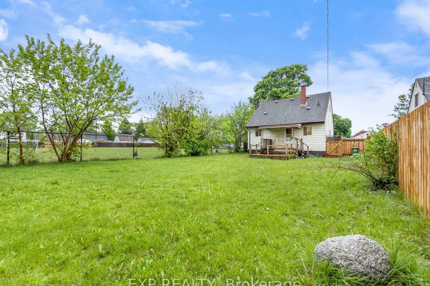 Additional image 15 of 2114 Girardot Street