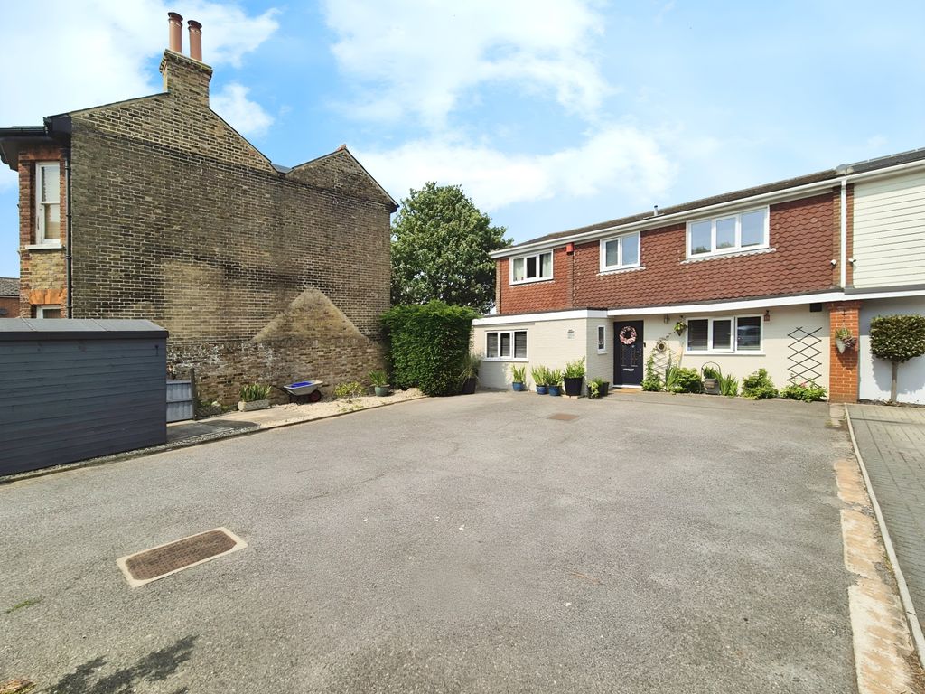5 bed semi-detached house for saleLondon Road, Deal CT14