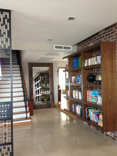 28 Scotts Road photo 2