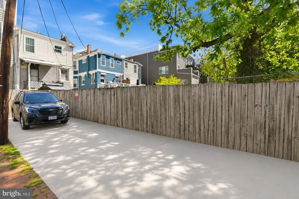 834 Varnum Street NW Unit 2, Washington, DC 20011
