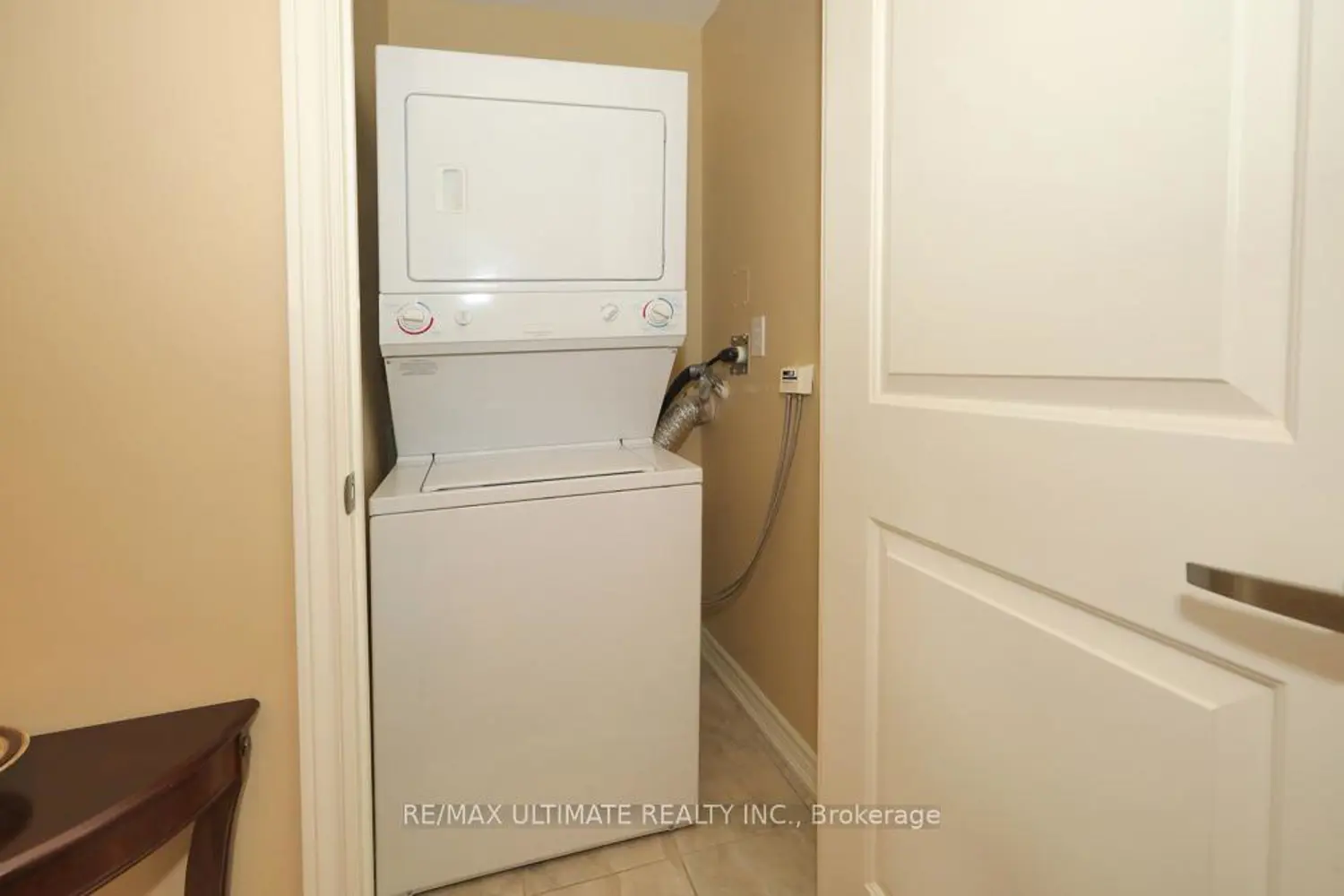 Additional image 11 of 9235 Jane Street 407