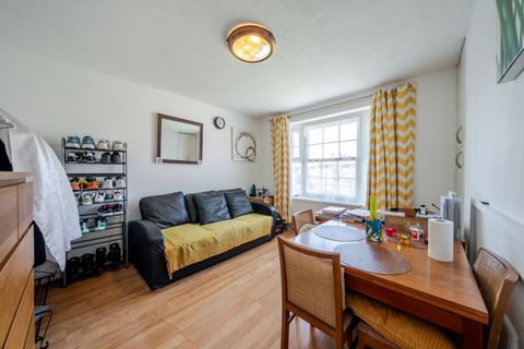 Green Hundred Road, Peckham, London SE15