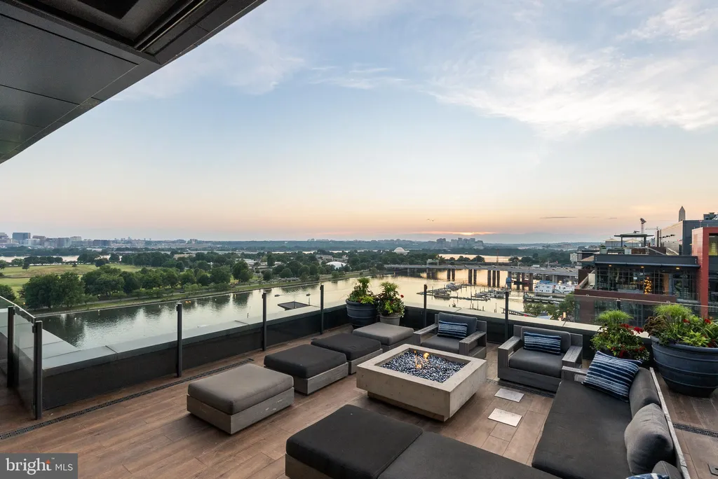 45 Sutton Square SW Unit PH08, Washington, DC 20024