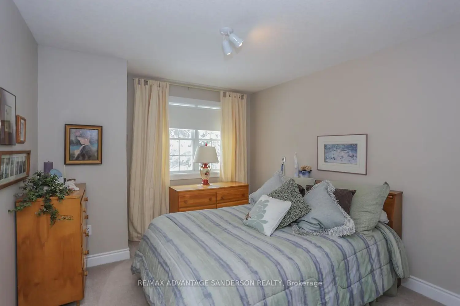Additional image 13 of 1796 Gainsborough Road