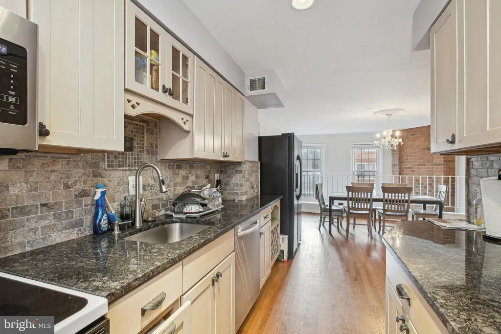 Additional image 14 of 900 24th Street NW Unit K, Washington, DC 20037