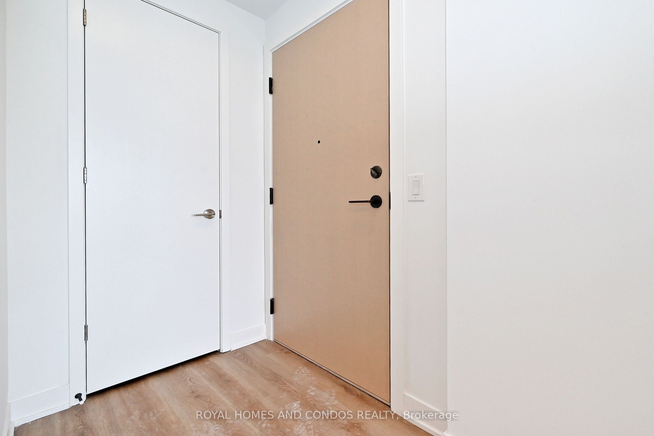 Additional image 6 of 1110-10 Oak Street, Toronto, ON, M5A 0Z1