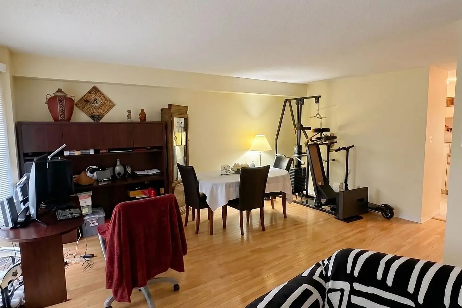 1639 Locksley Lane 11 photo 4