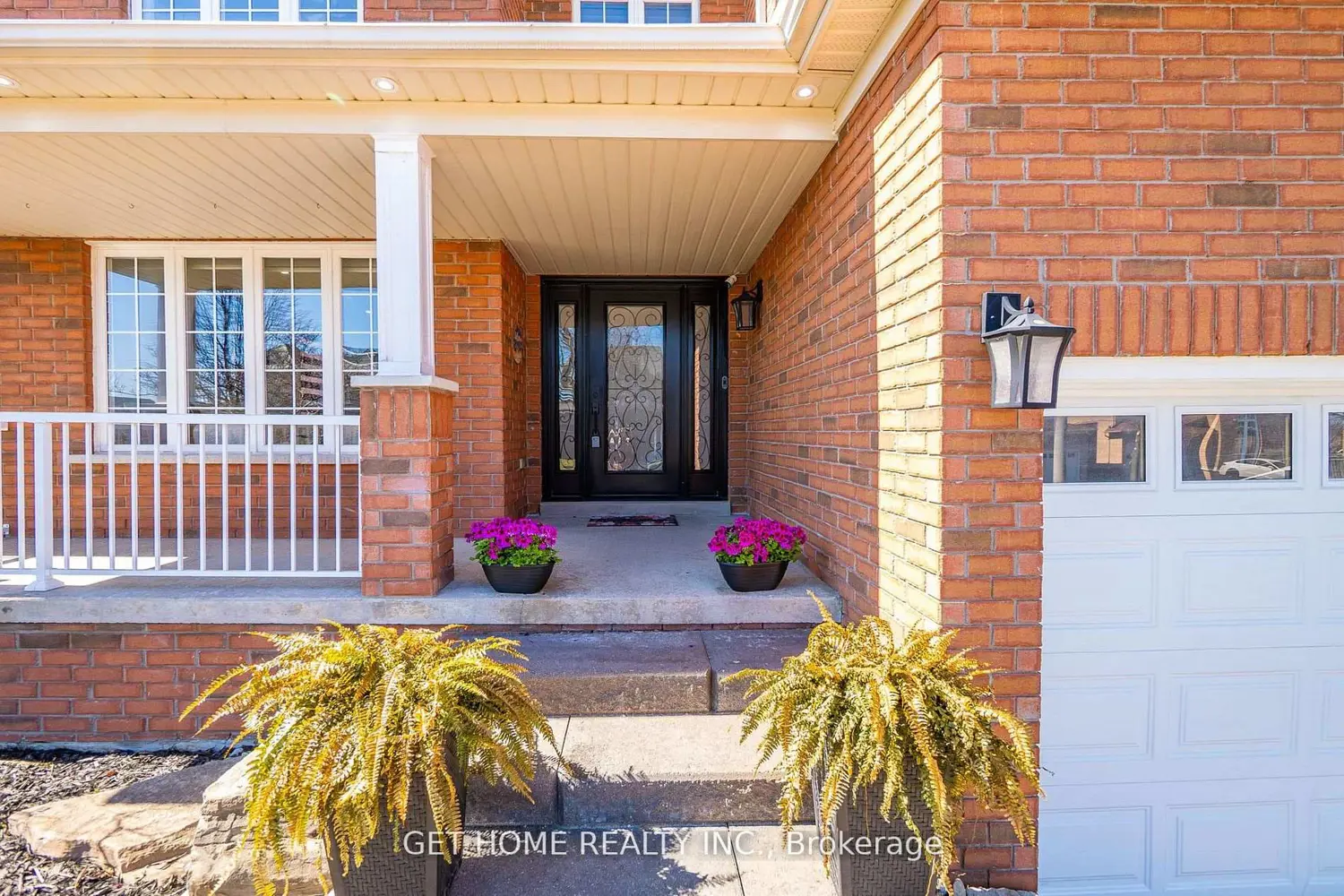 269 Huntington Crescent