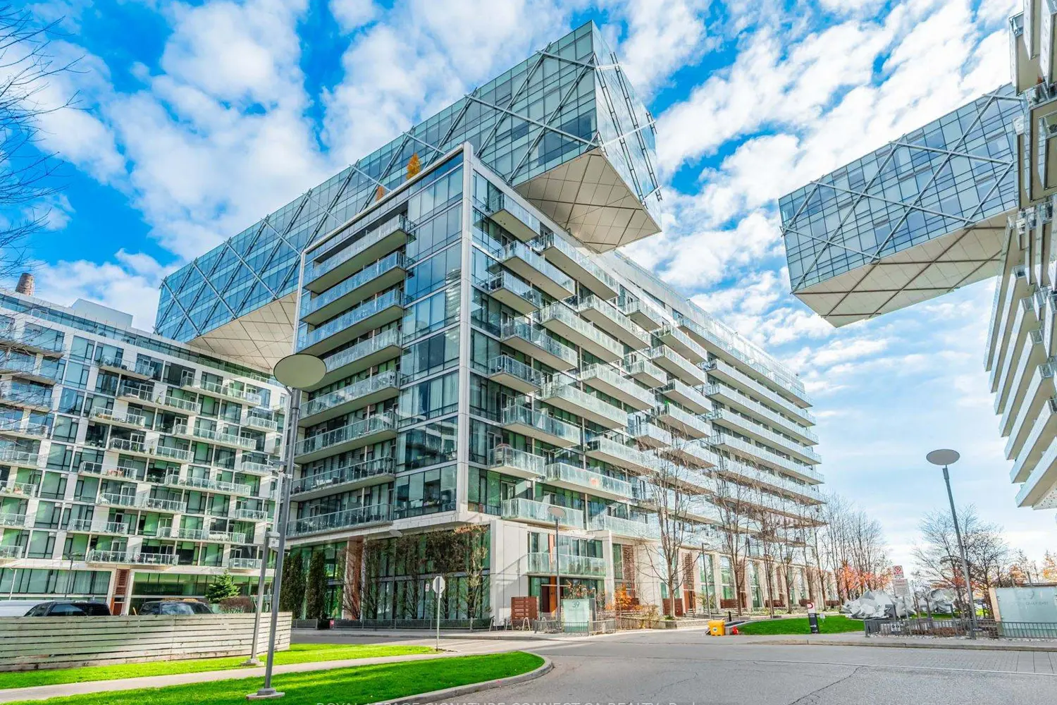 39 Queens Quay Th132 photo 2