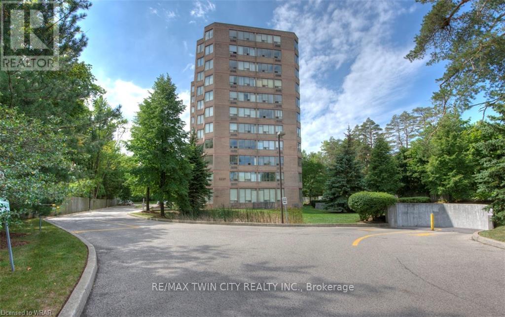 503 - 3227 KING STREET E