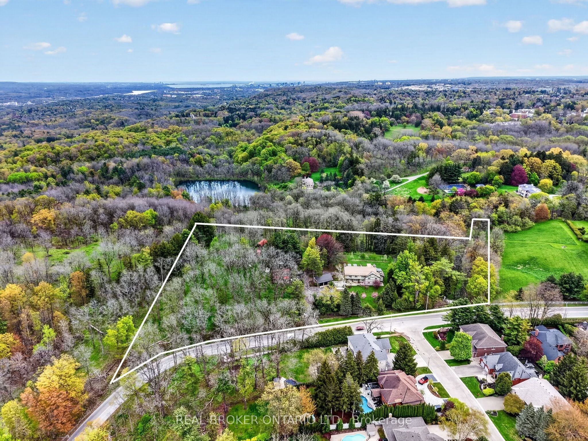 353 Sulphur Springs Road, Hamilton, ON, L9G 4T7