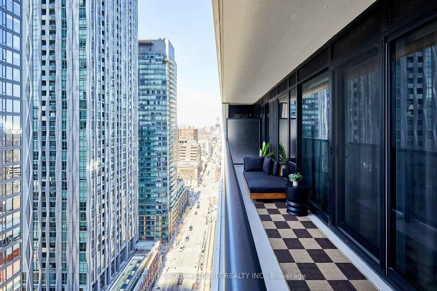 771 Yonge Street 2501 photo 4