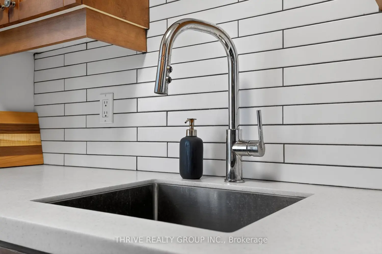 Additional image 10 of 570 William Street 603