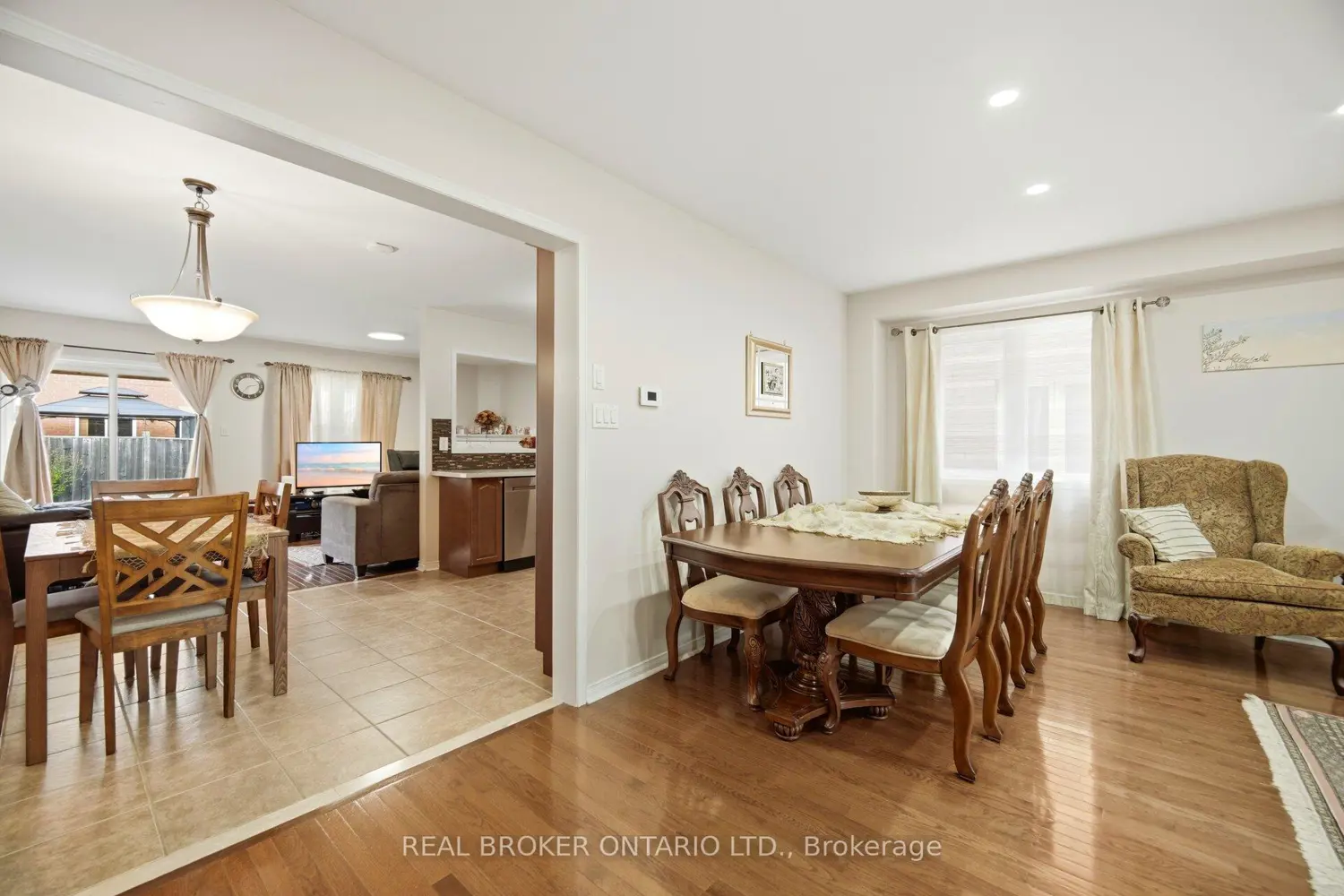 Additional image 3 of 3935 Skyview Street