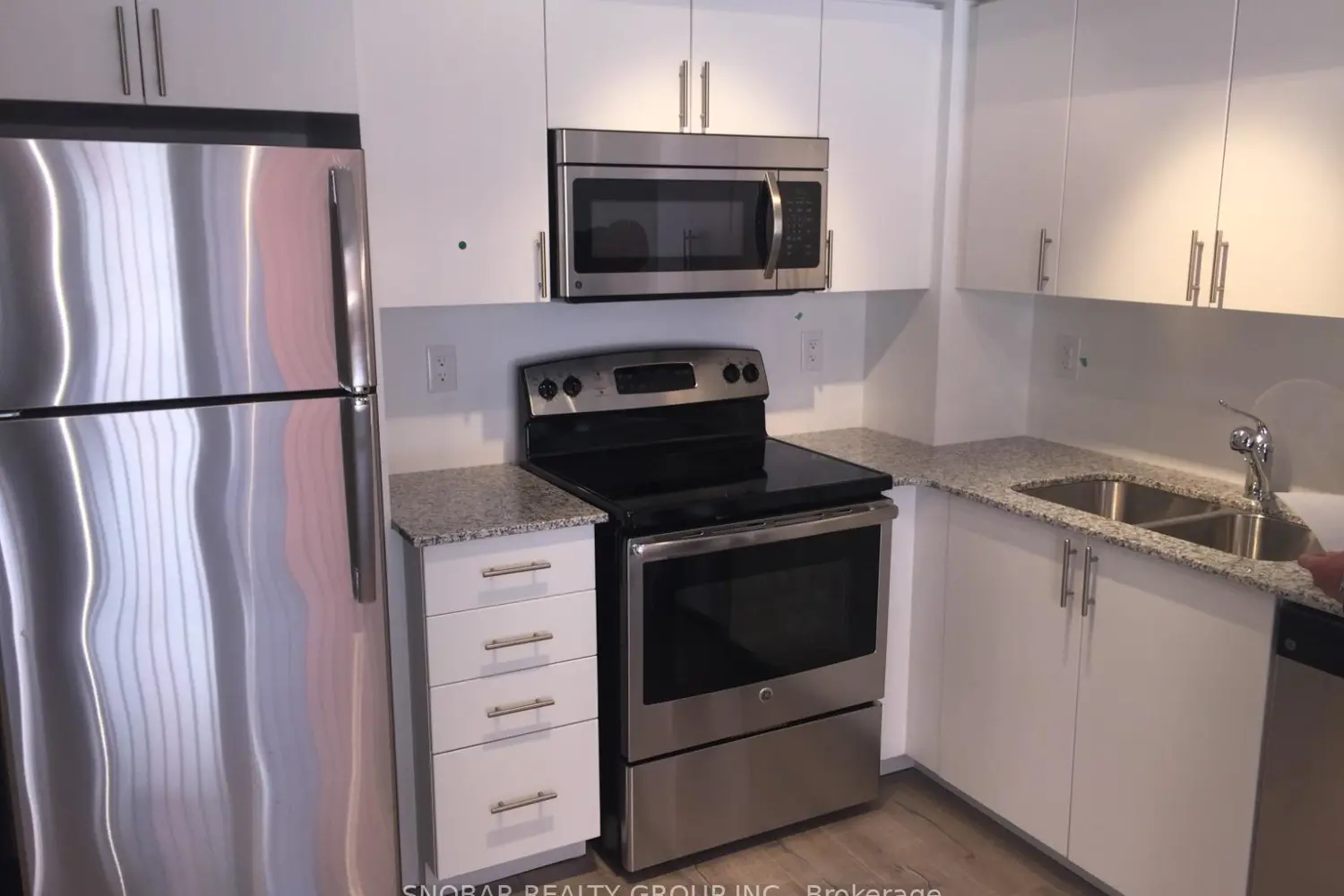 830 Lawrence Avenue 423 photo 4