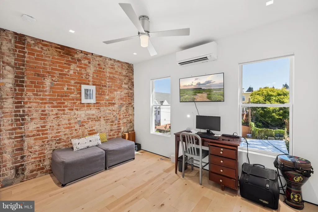 Additional image 13 of 619 10th Street NE, Washington, DC 20002
