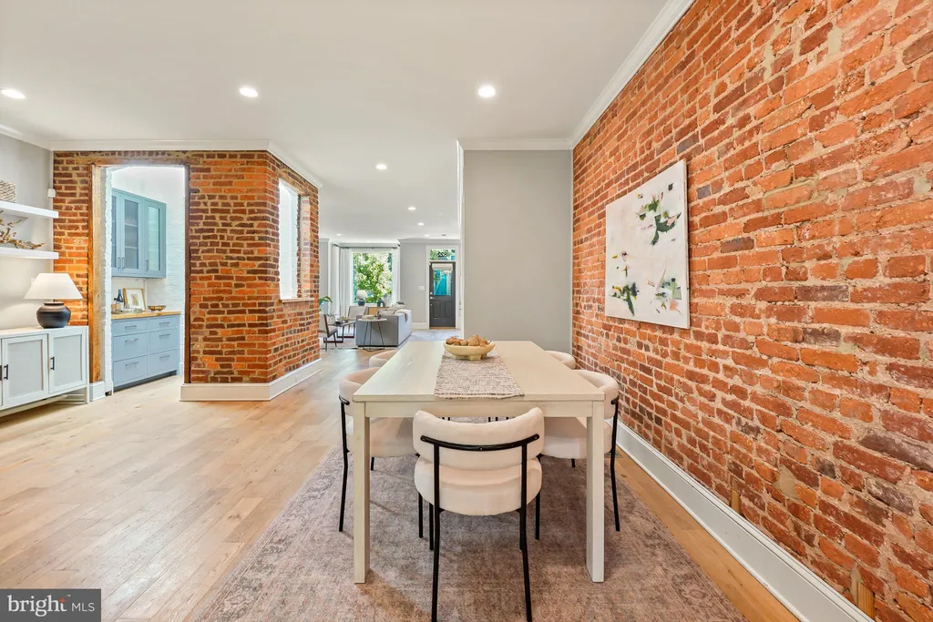 Additional image 11 of 822 11th Street NE, Washington, DC 20002