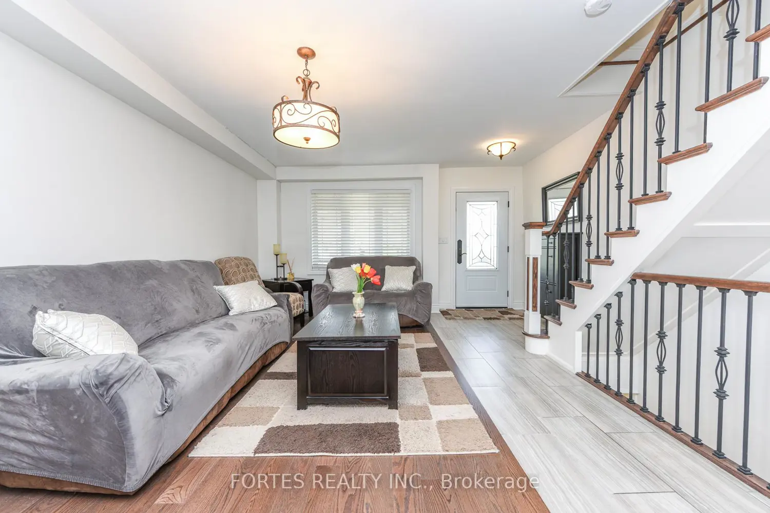 285 Gilbert Avenue photo 4