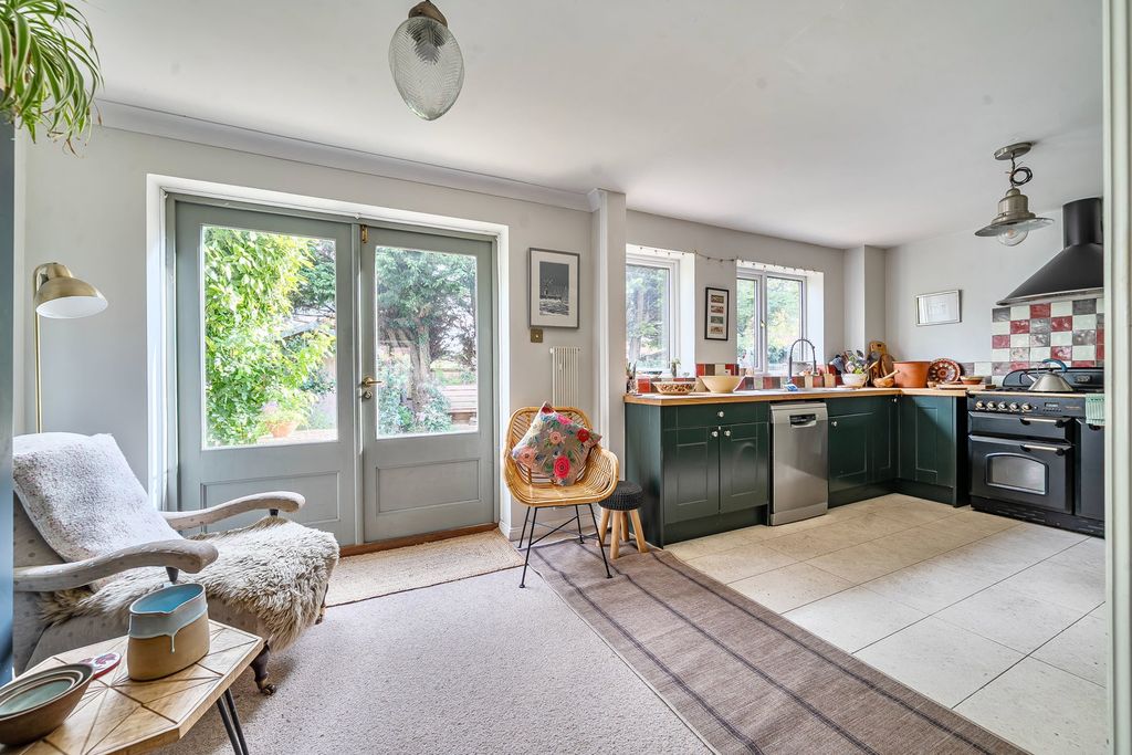 Additional image 2 of 4 bed semi-detached house for saleSingleton Close, Minster, Ramsgate CT12