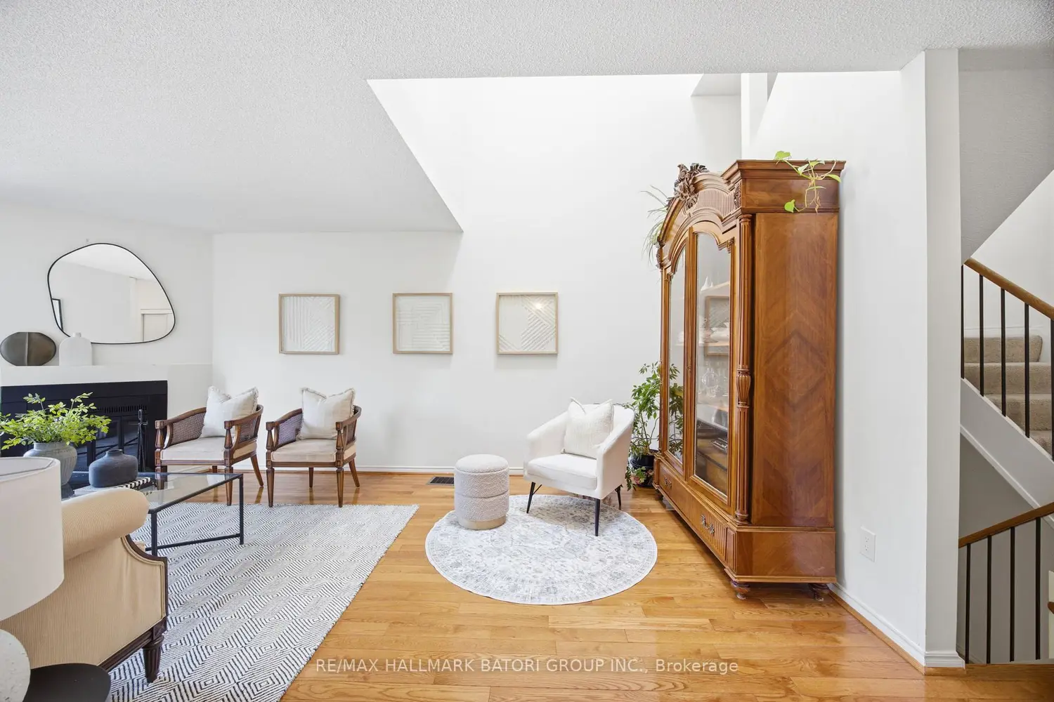547 Merton Street photo 3