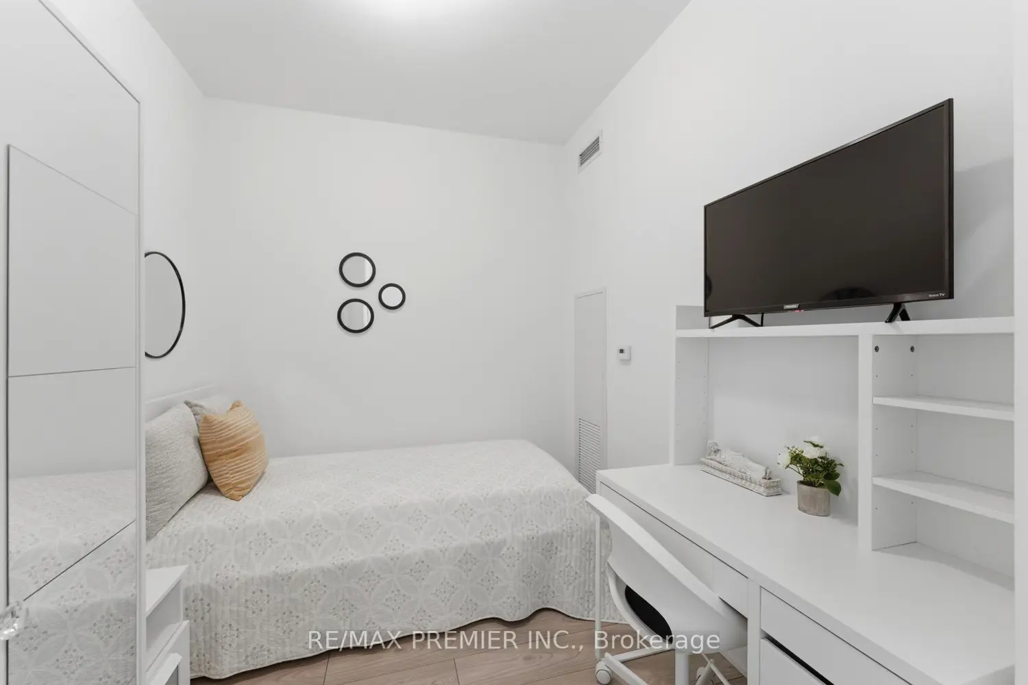 Additional image 7 of 10 Abeja Street 1512