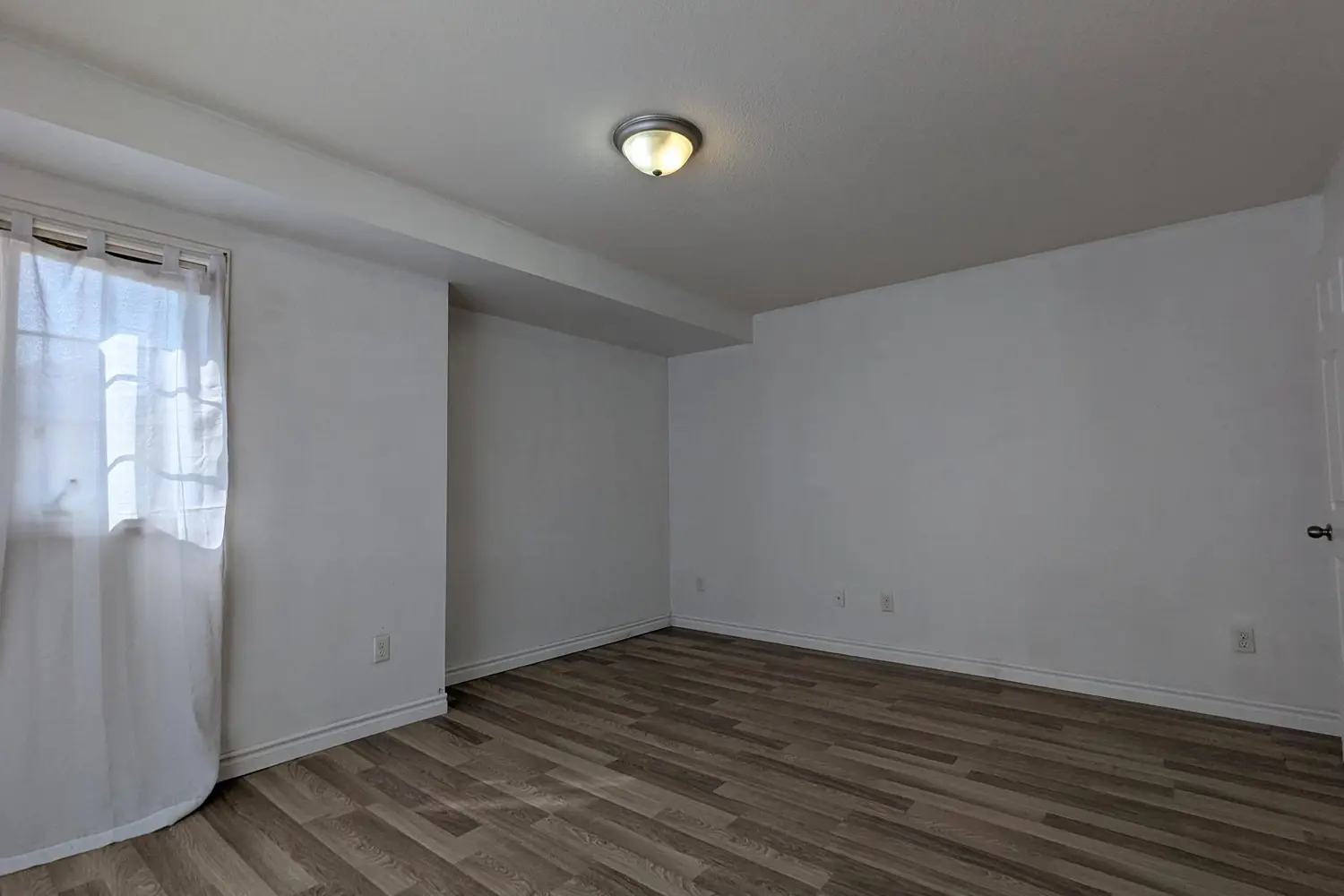 Additional image 10 of 931 Glasgow Street 27B