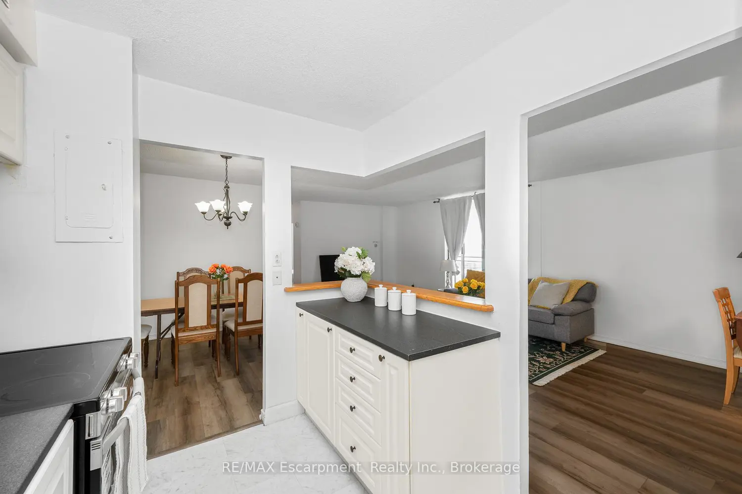 Additional image 5 of 975 Warwick Court 1501