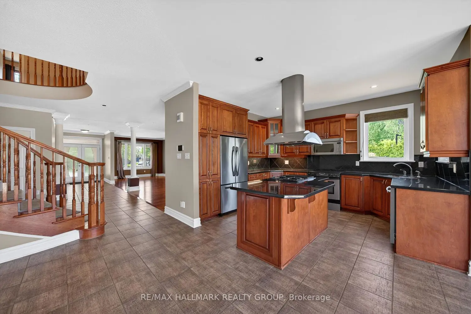 2030 Cherington Crescent photo 5
