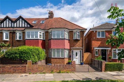 Dukes Avenue, Richmond TW10