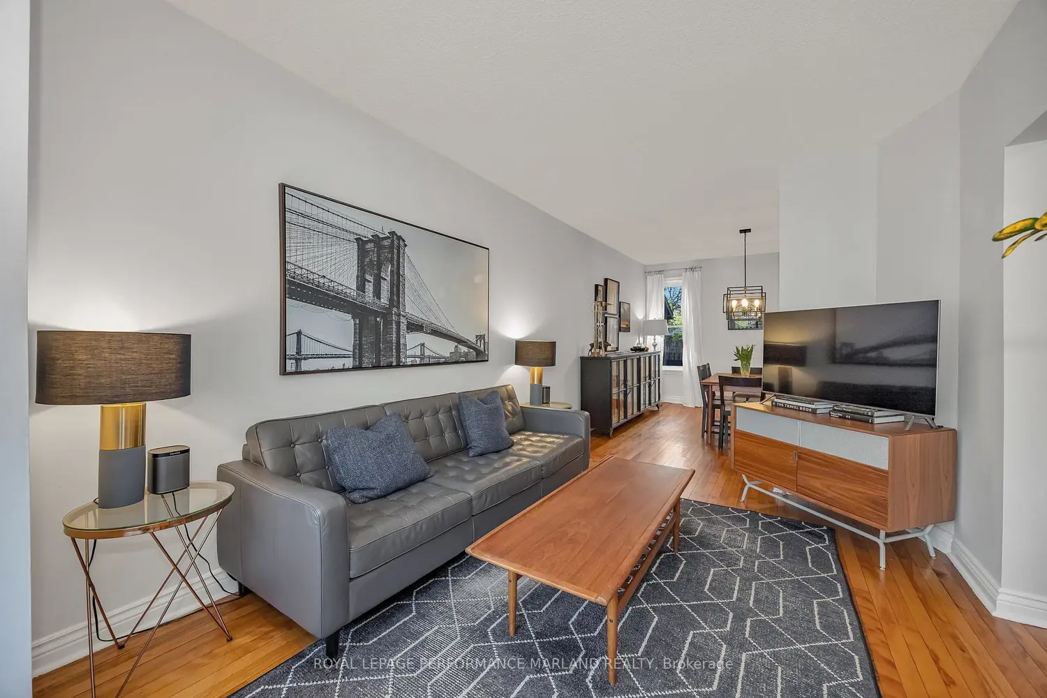 35 Strathcona Avenue photo 4