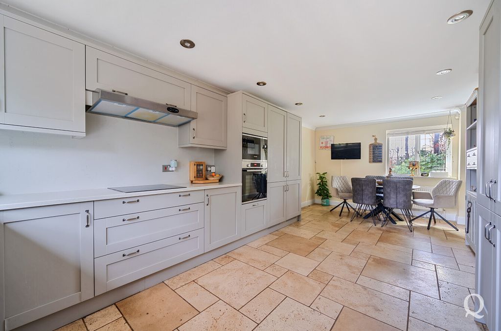 Additional image 2 of 5 bed detached house for saleStockers Hill Road, Rodmersham, Sittingbourne, Kent ME9