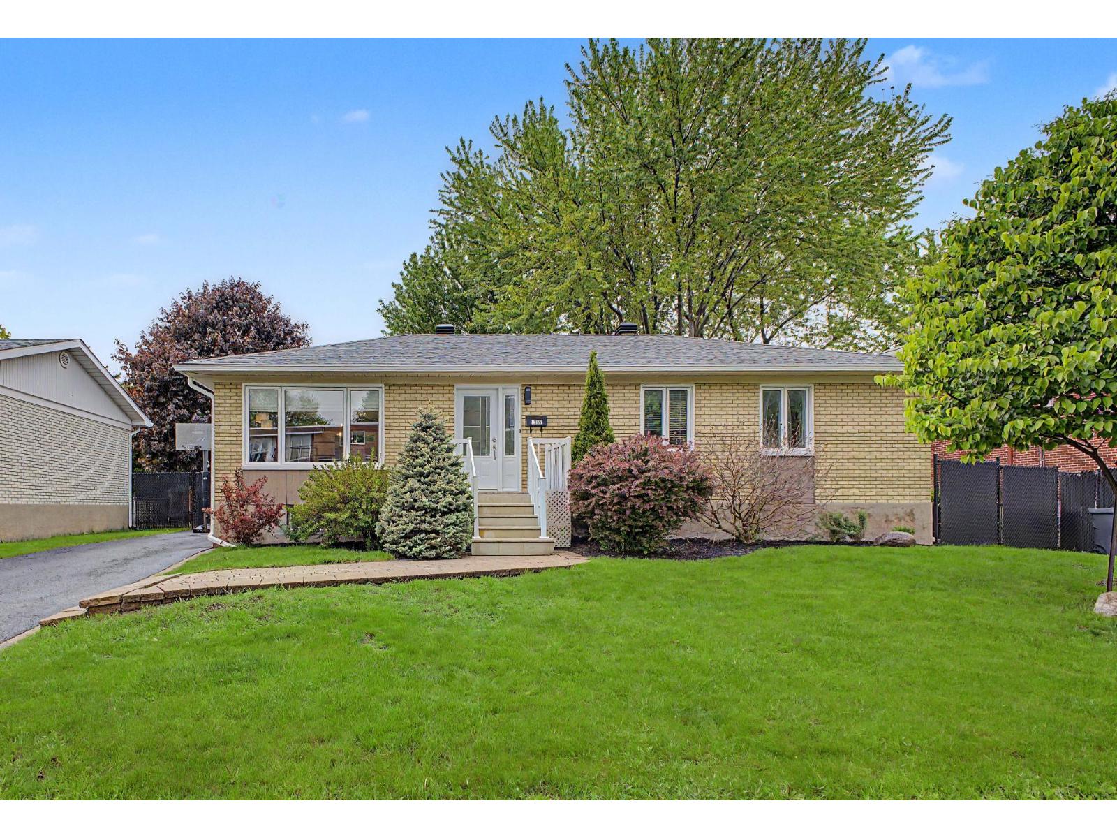 1207 Rue Cartier