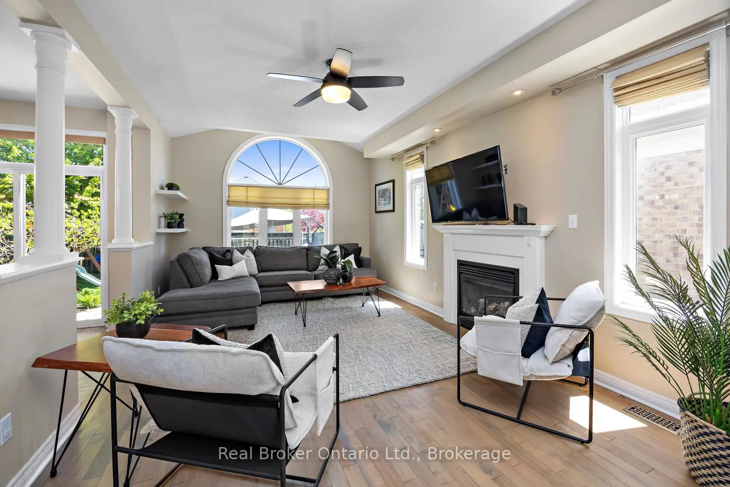 27 Goodall Crescent photo 2